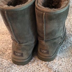 Womens 11 Men’s 9 Grey UGG Australia Boots size